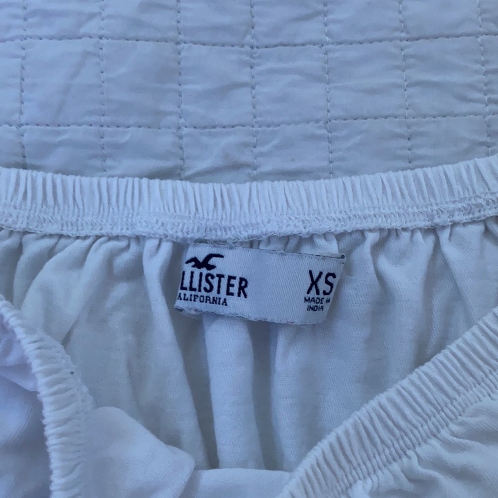 hollister plain white crop top